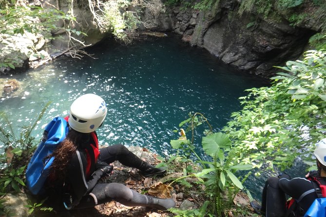 Yi-Hsin creek canyoning in northern Taiwan - Swimming pools and time to slow down